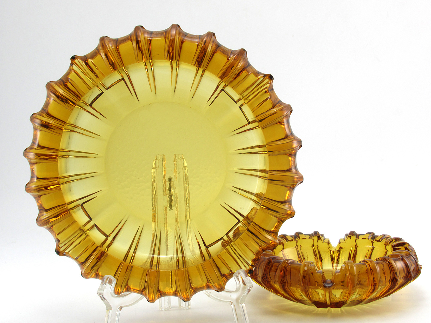 Elegant Vintage Glass Ashtray Set by Fostoria Stacking - Image 5