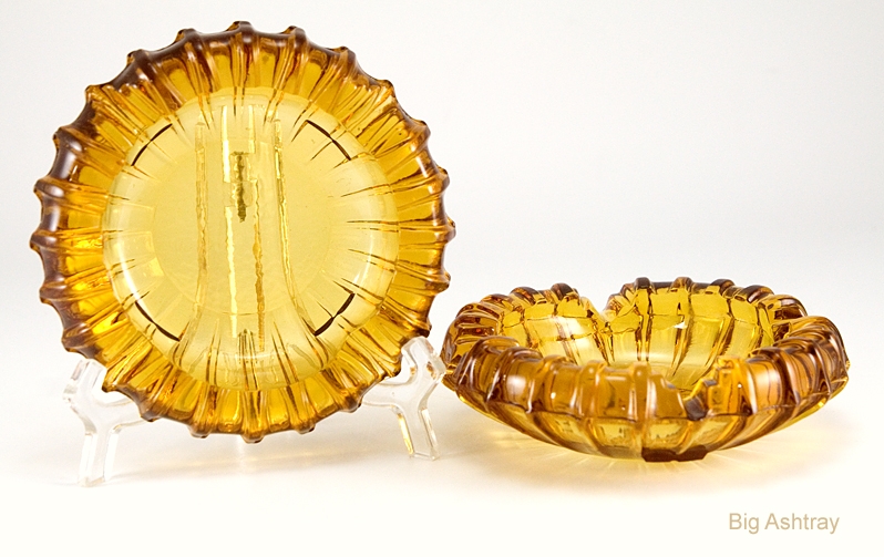 1940's Elegant Glass Ashtray Set by Fostoria - Image 4