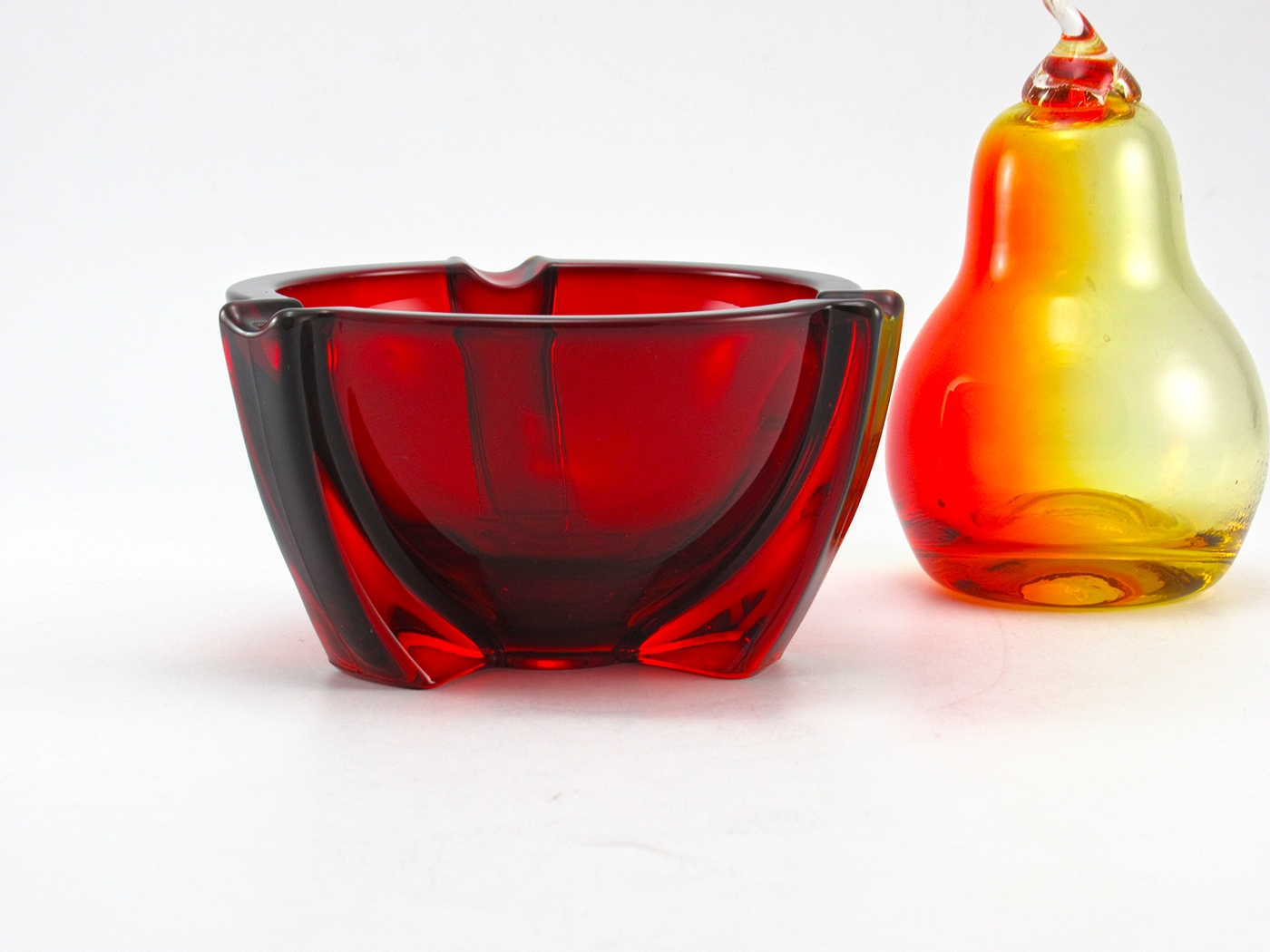 Art Deco Rocket Ashtray in Ruby Red by Duncan Miller 1933