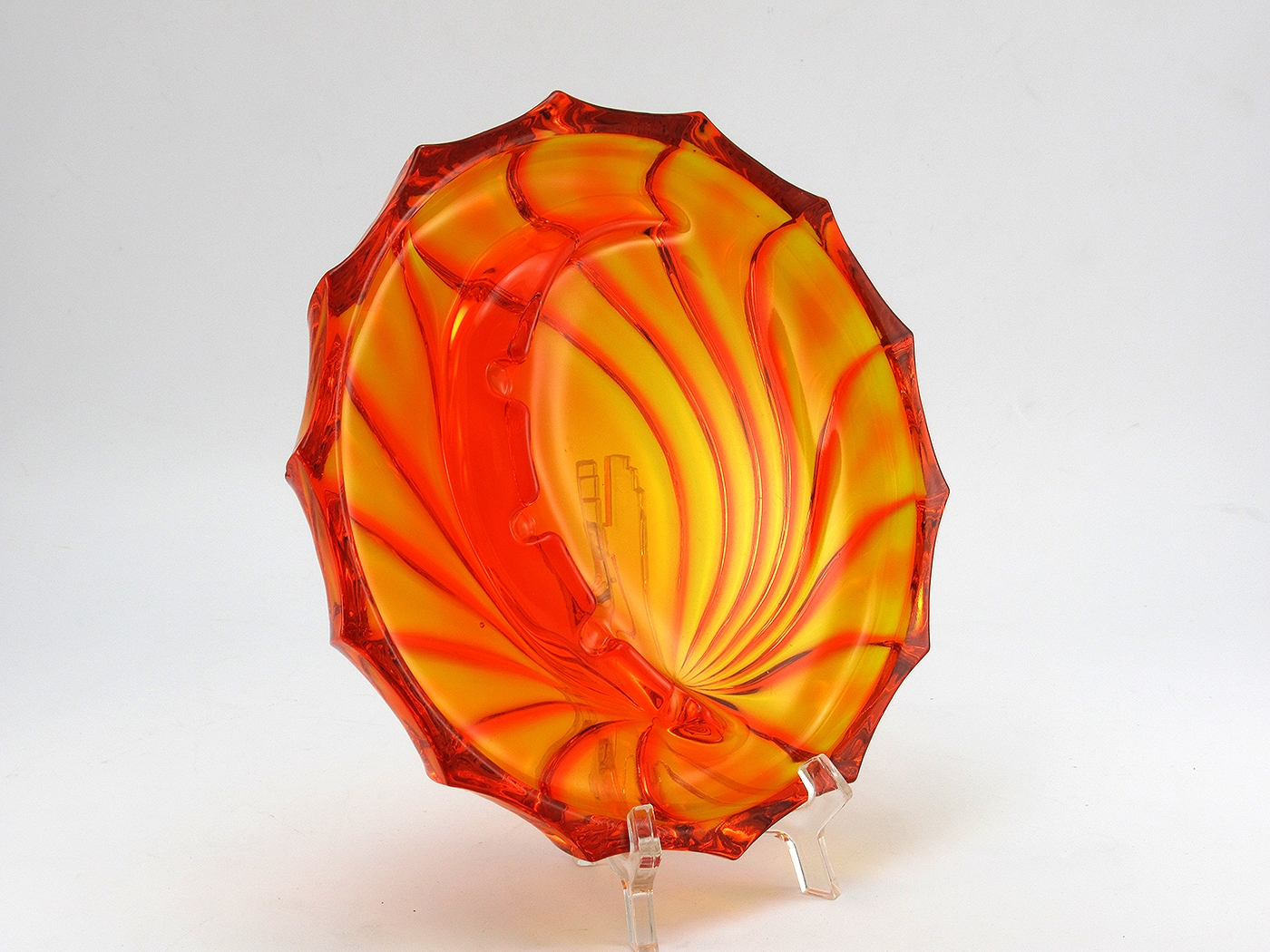 Groovy Ashtray in Persimmon by Viking Art Glass, USA - Image 2