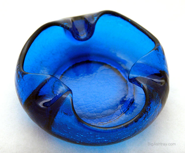 Cigar Bowl Ashtray in Bluenique Crackle Glass by Viking - Image 2