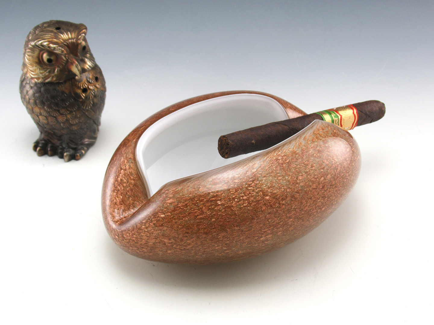 Luxurious Cigar Ashtray Murano Glass Kidney Bean - Image 2