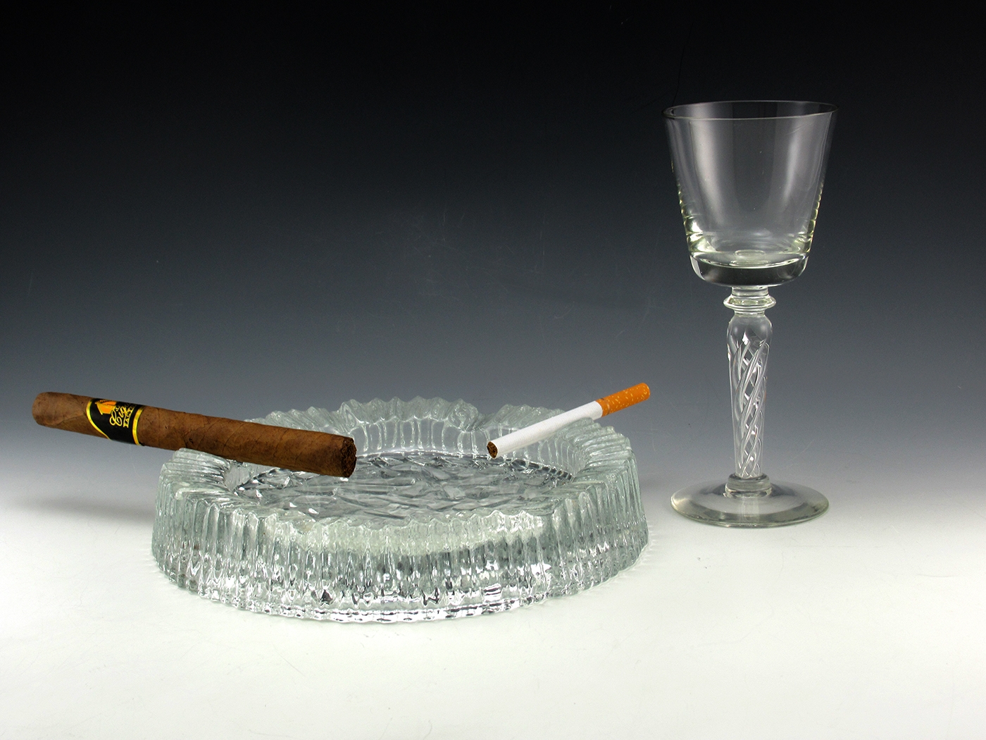Ashtray Swedish Crystal Artic Ice by Skruf Vintage - Image 2