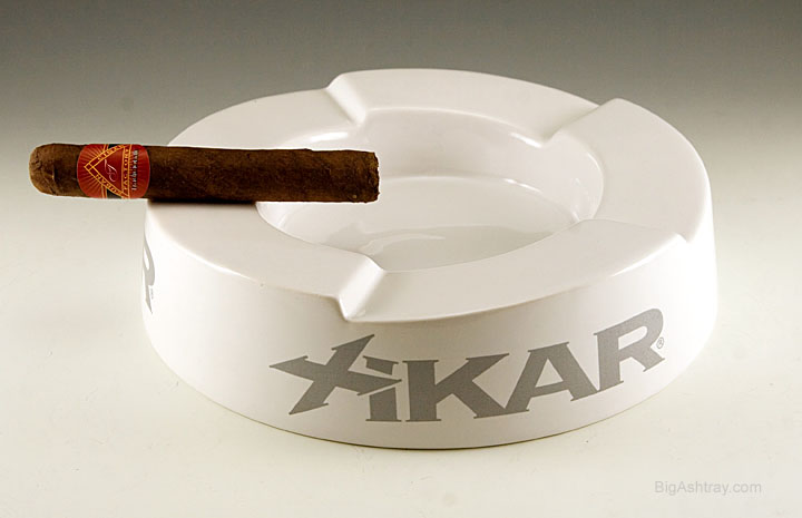 The Xikar Step Cigar Ashtray in White Porcelain