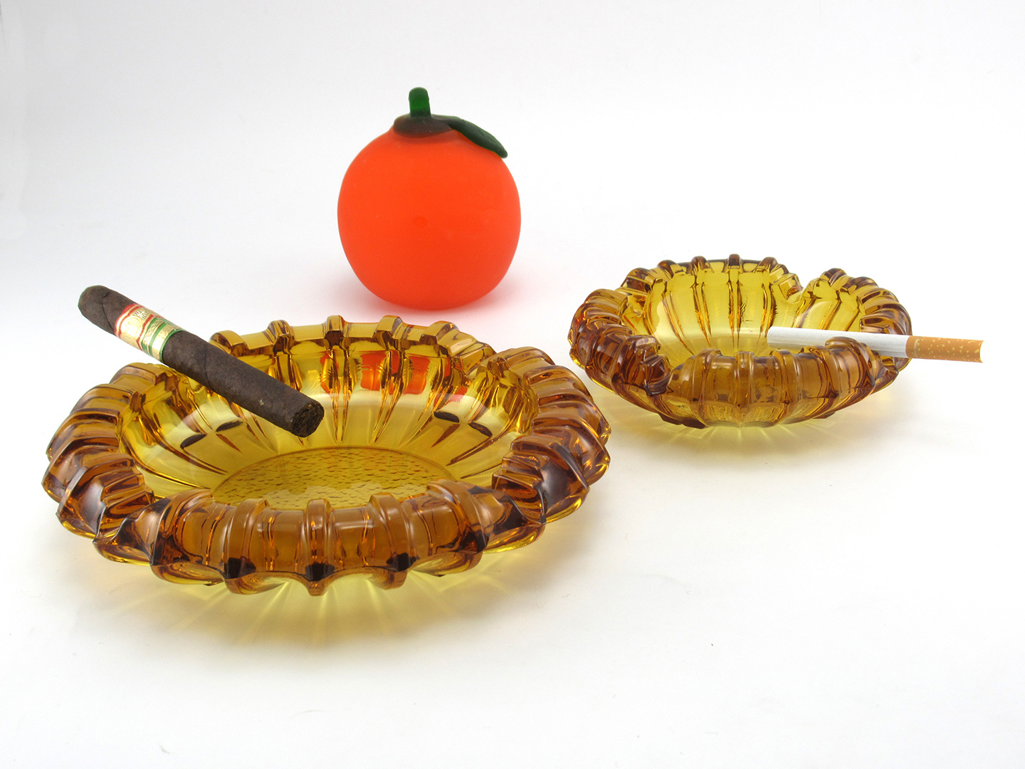 Elegant Vintage Glass Ashtray Set by Fostoria Stacking - Image 2