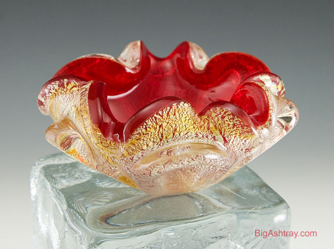 Exquisite Vintage Venetian Gold Veil Art Glass Ashtray