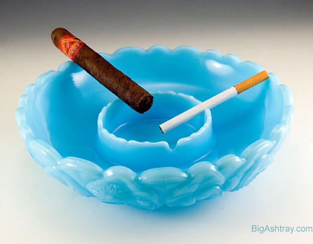 Fenton Art Glass Water Lily Glass Multi-Use Ashtray