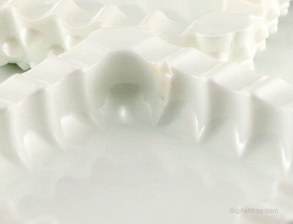 Fenton Milk Glass Hobnail Ashtray Set - Image 4