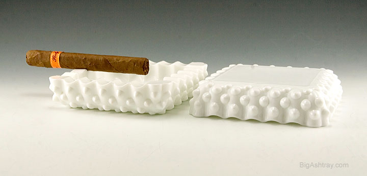 Fenton Milk Glass Hobnail Ashtray Set - Image 3