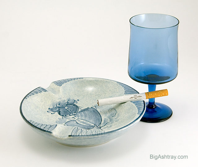 Flow Blue Villeroy and Boch Junk Ship Ashtray from the 1950s - Image 3