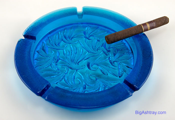 Huge 1970s Party Ashtray by Blenko Art Glass - Image 2