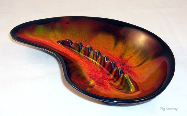 Beautiful Lava Glazed Kidney Bean Ashtray - Image 3