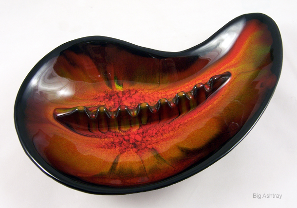 Beautiful Lava Glazed Kidney Bean Ashtray