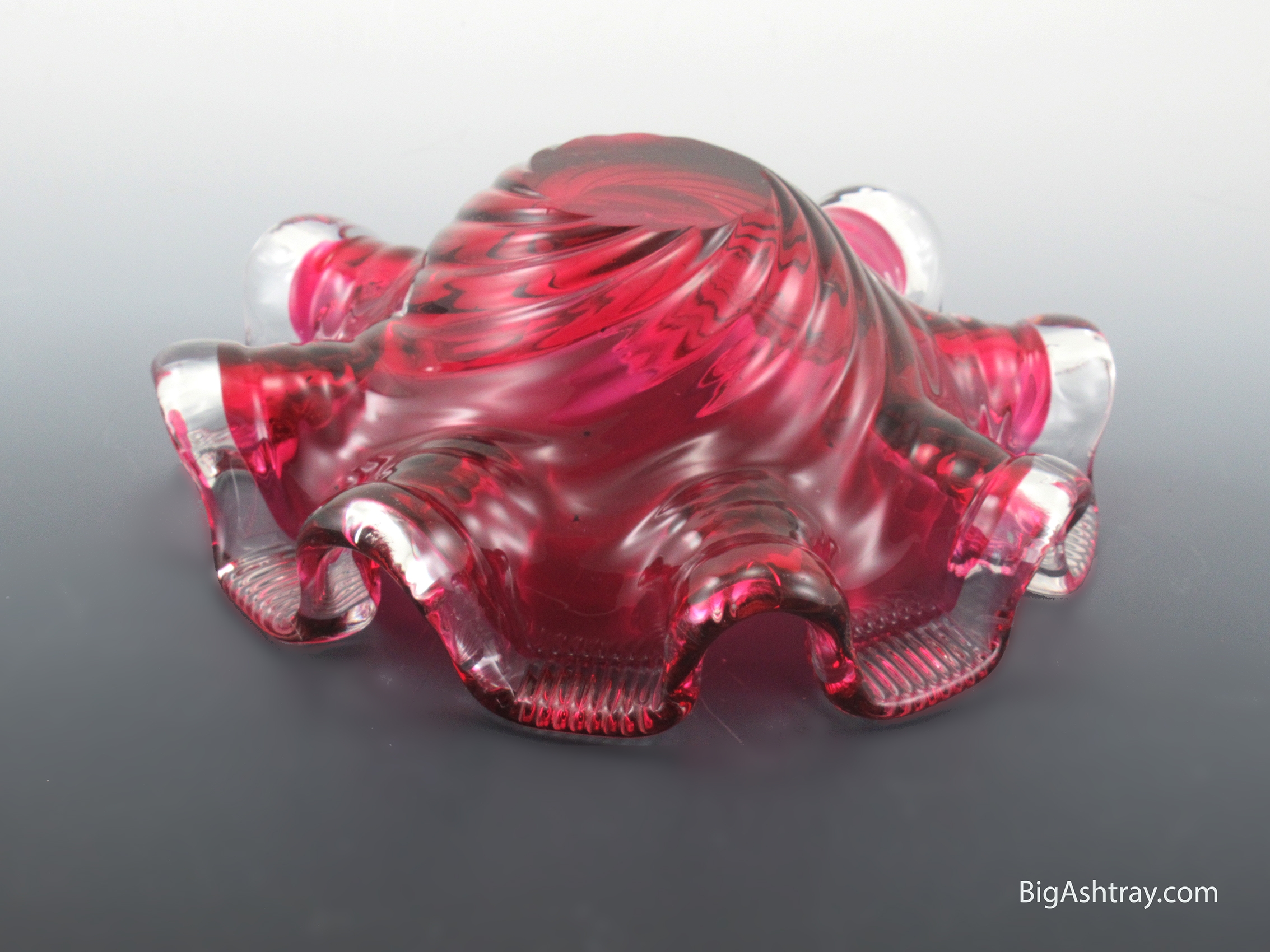 Chalet Glass Cigar Ashtray Large Deep Rests and Ridged Rollers - Image 4