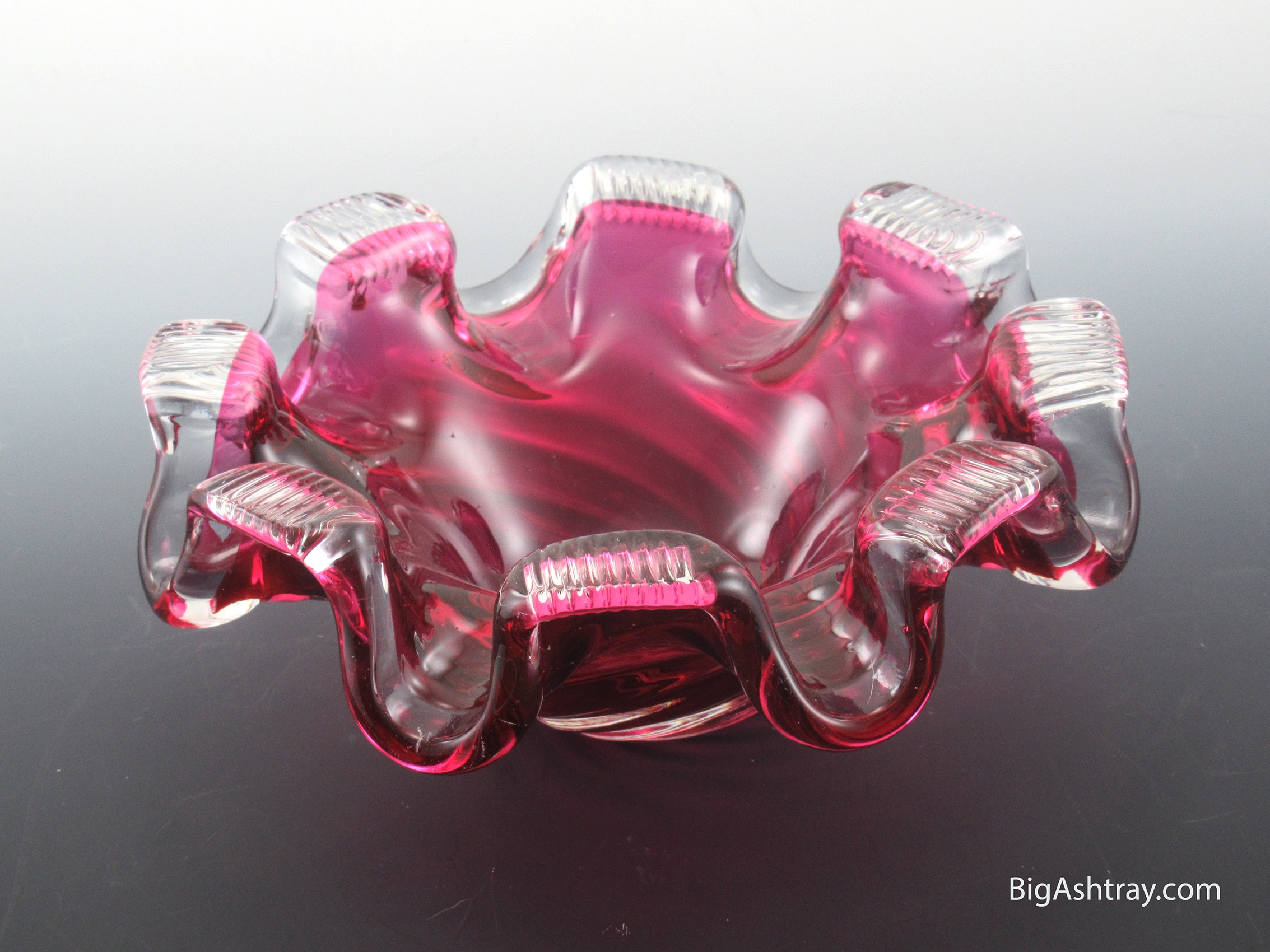 Chalet Glass Cigar Ashtray Large Deep Rests and Ridged Rollers - Image 3