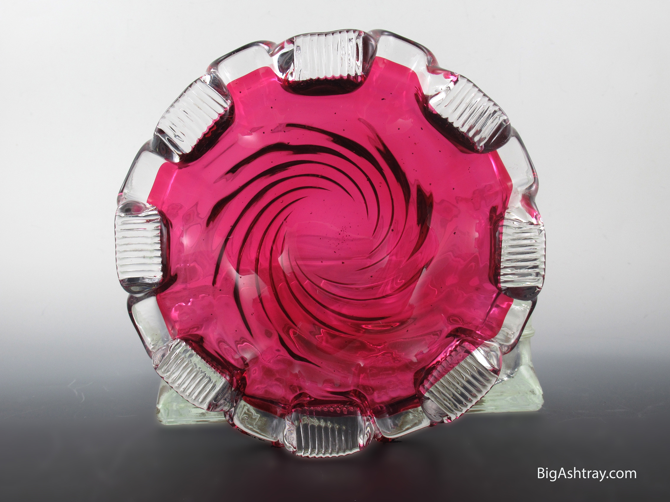 Chalet Glass Cigar Ashtray Large Deep Rests and Ridged Rollers - Image 2