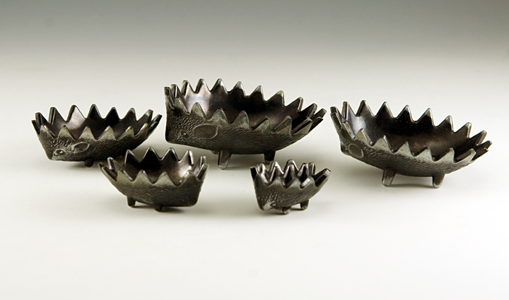 Retro Modern Hedgehog Ashtray Set - Image 3