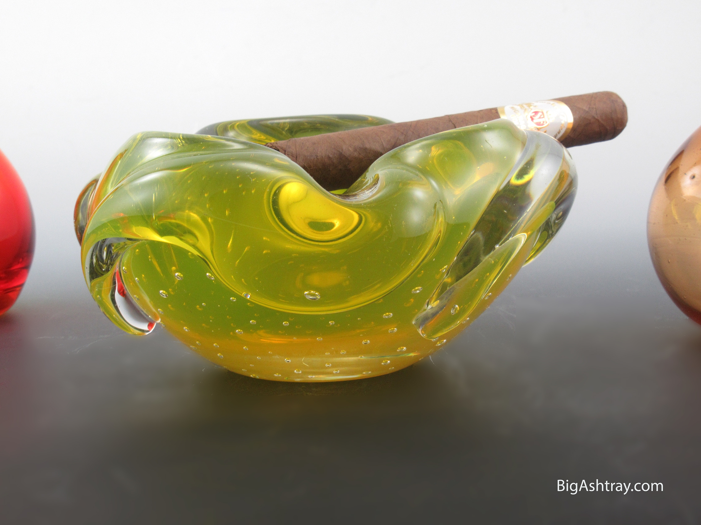 Modernist Czech Glass Ashtray by Skrdlovice 1950s - 1960s - Image 2