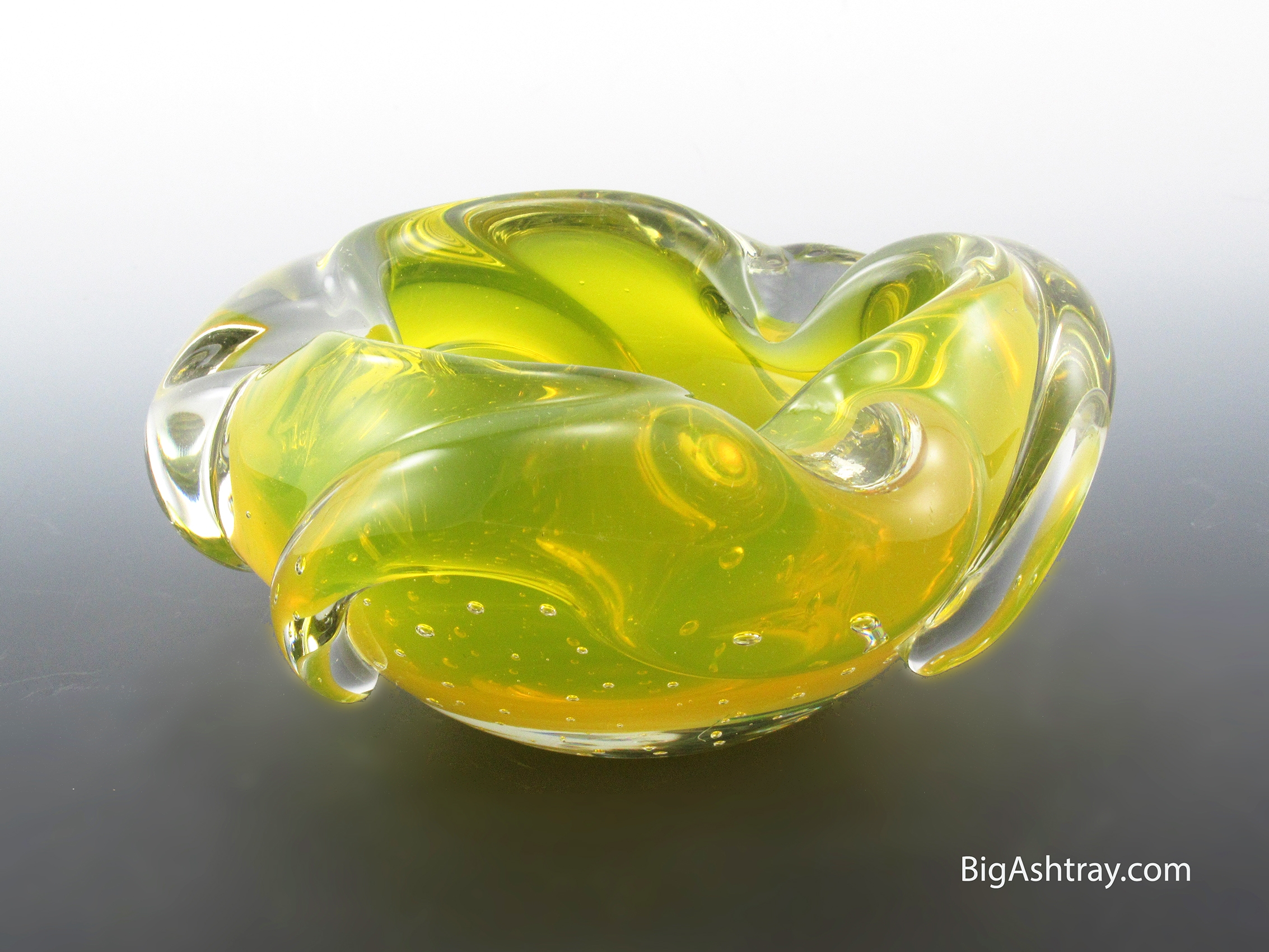 Modernist Czech Glass Ashtray by Skrdlovice 1950s - 1960s