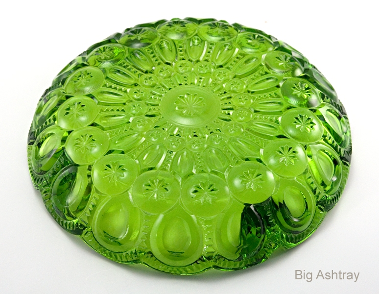Green Moon and Star Vintage Smoking Ashtray - Image 2