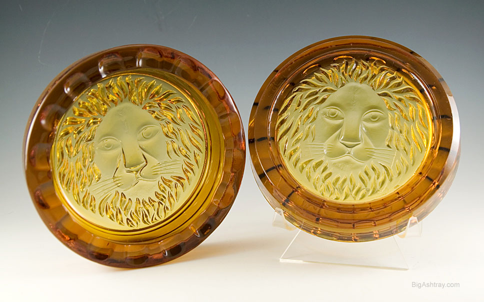 Pair of Lion Head Art Glass Ashtrays - Image 2