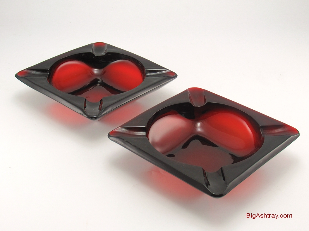 Royal Ruby Retro Vintage Glass Classic Ashtray Set - Image 4