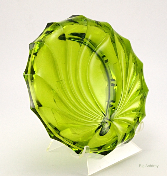 Mid-Century Modern Party Ashtray by Viking Art Glass - Image 2