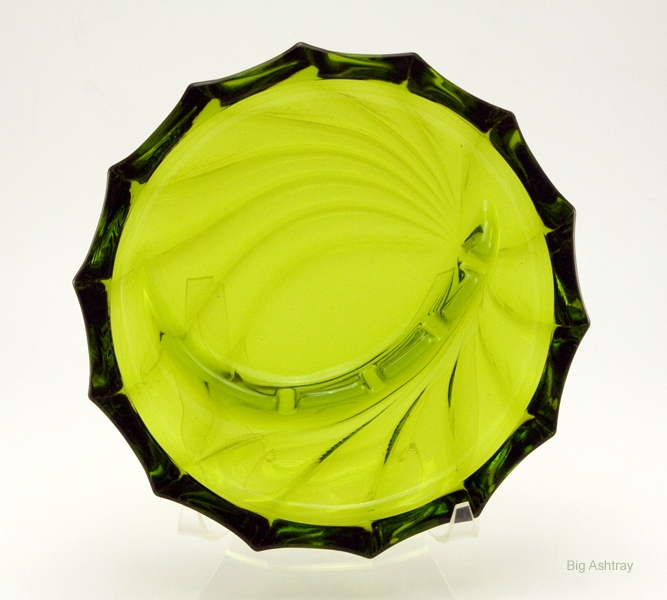 Mid-Century Modern Party Ashtray by Viking Art Glass - Image 4
