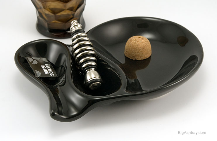 Pipe Ashtray Dual Rest and Tapper in Black Ceramic