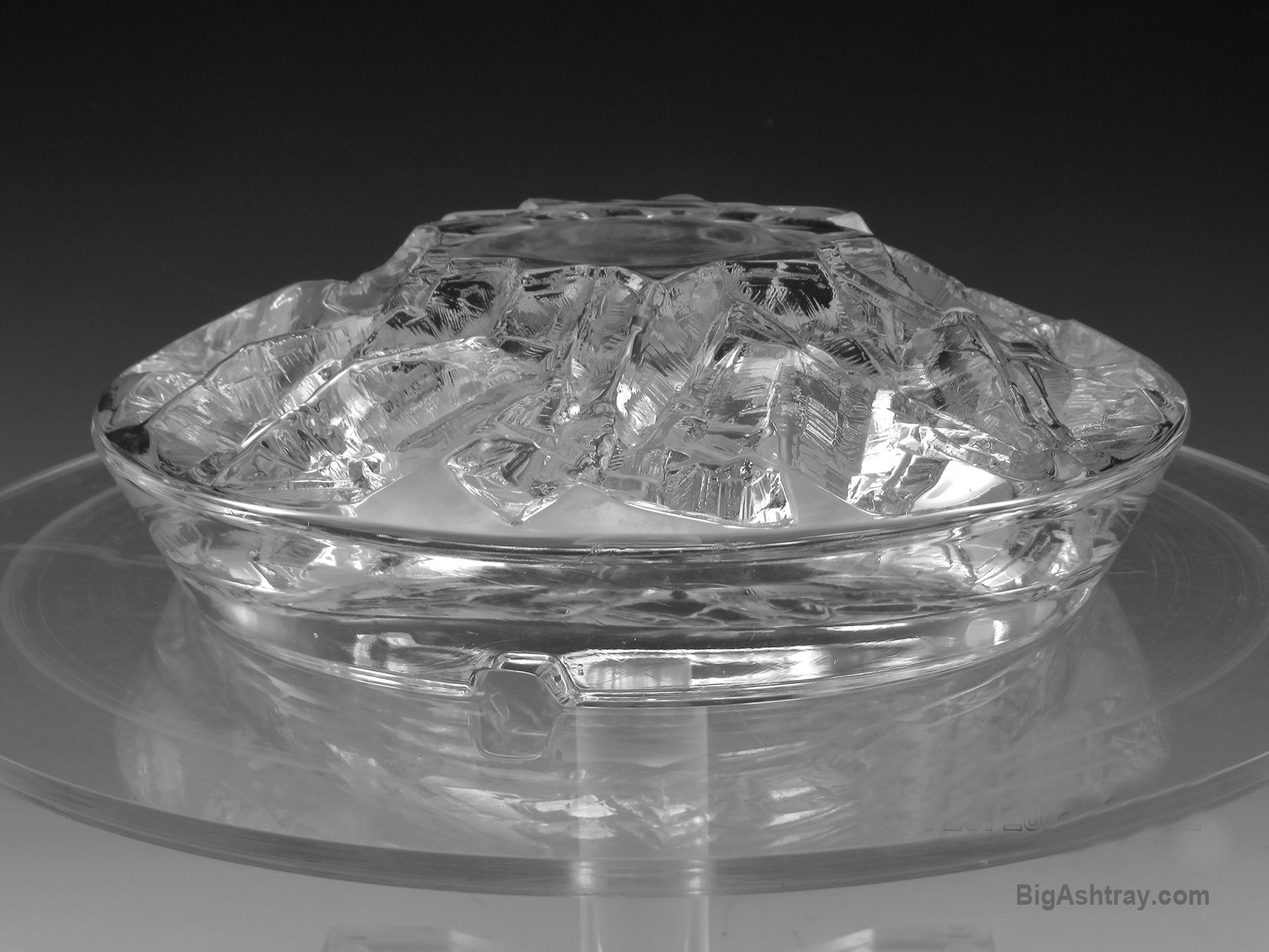 Big Pukeberg Glasbruk Swedish Ice Crystal Ashtrays Set of Two - Image 5