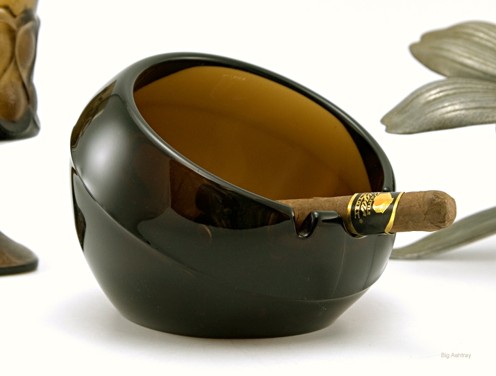 Mid-Century Modern Art Glass Ball Ashtray by Viking USA