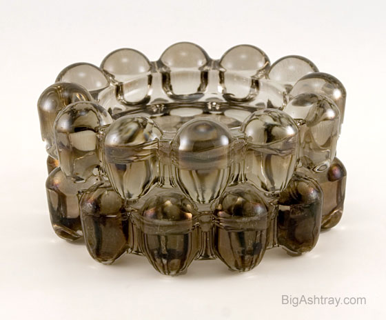 Retro Nova Boopie Ashtray Set in Iridized Black Glass