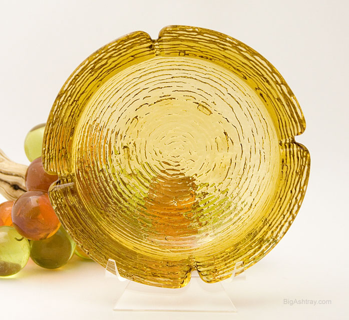 Large Soreno Pattern Ashtray in Amber Retro Glass - Image 6