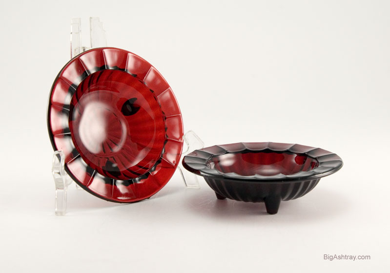 Pair of Vintage Ruby Red Tripod Foot Smoking Ashtrays - Image 3