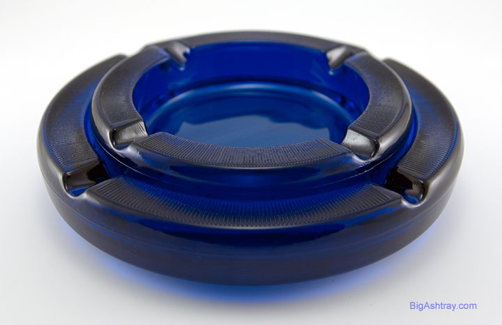 Set of Beautiful Royal Blue Vintage Glass Ashtrays - Image 2