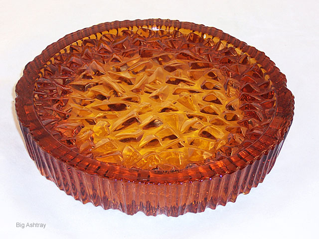 Beautiful Glowing Amber Cigar Ashtray from Sweden - Image 2