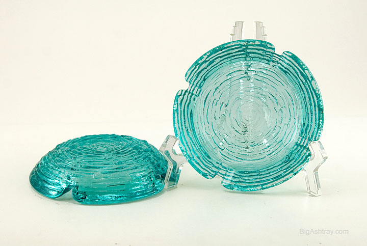 Small Aqua Soreno Glass Retro Ashtray Set - Image 2