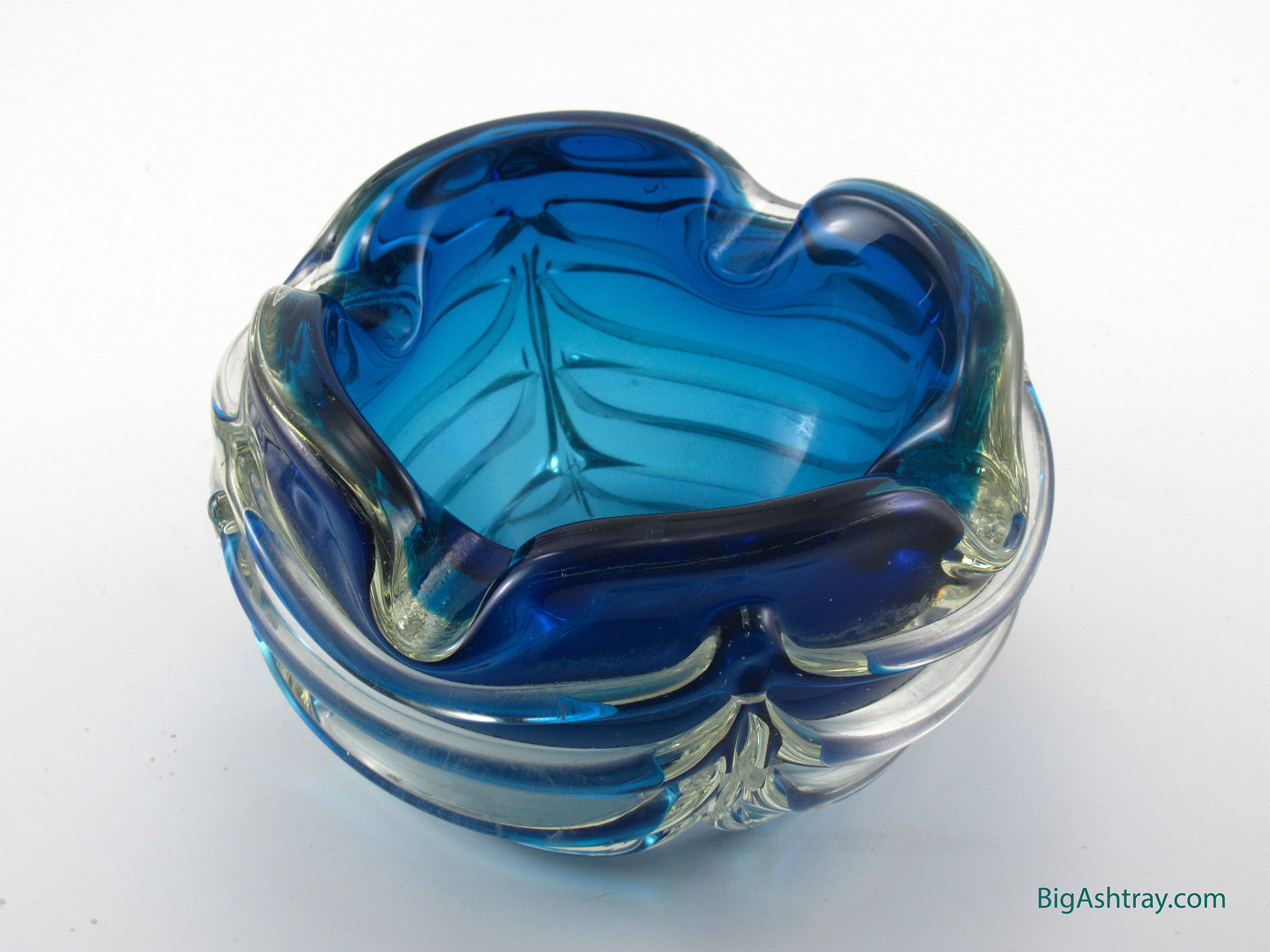 Vintage Art Glass Cigar Bowl Ashtray Handblown with Trailings - Image 3