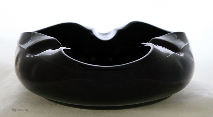Viking Black Onyx Handmade Glass Cigar Ashtray - Image 3