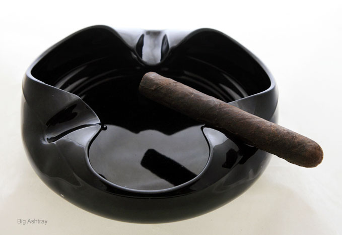 Viking Black Onyx Handmade Glass Cigar Ashtray