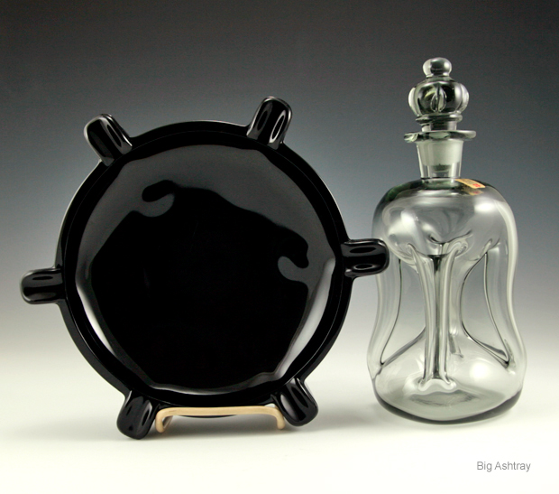 Viking Art Glass Mid Century Modern Pilot Cigar Ashtray - Image 3