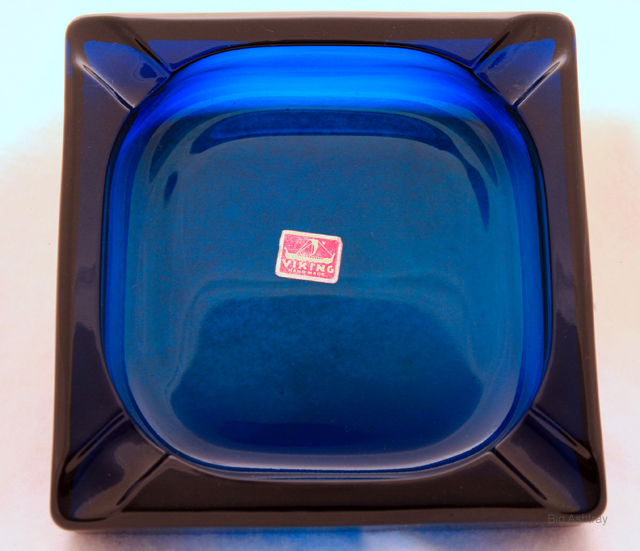 Viking Art Glass Square Bluenique Cigar Ashtray - Image 2