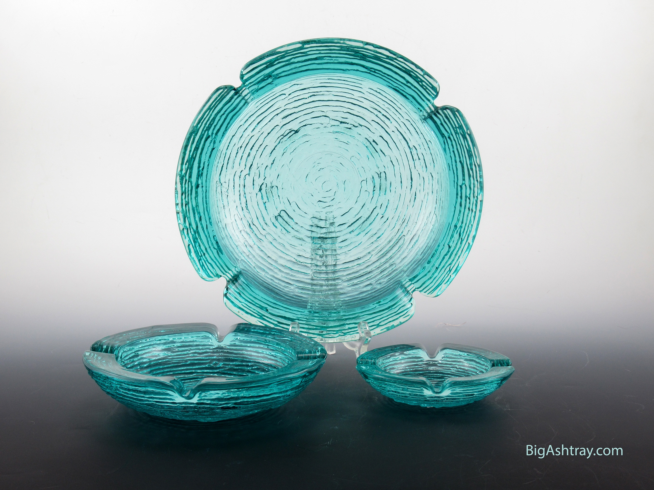 Set of Three Stacking Ashtrays Retro Soreno Pattern in Aqua Glass