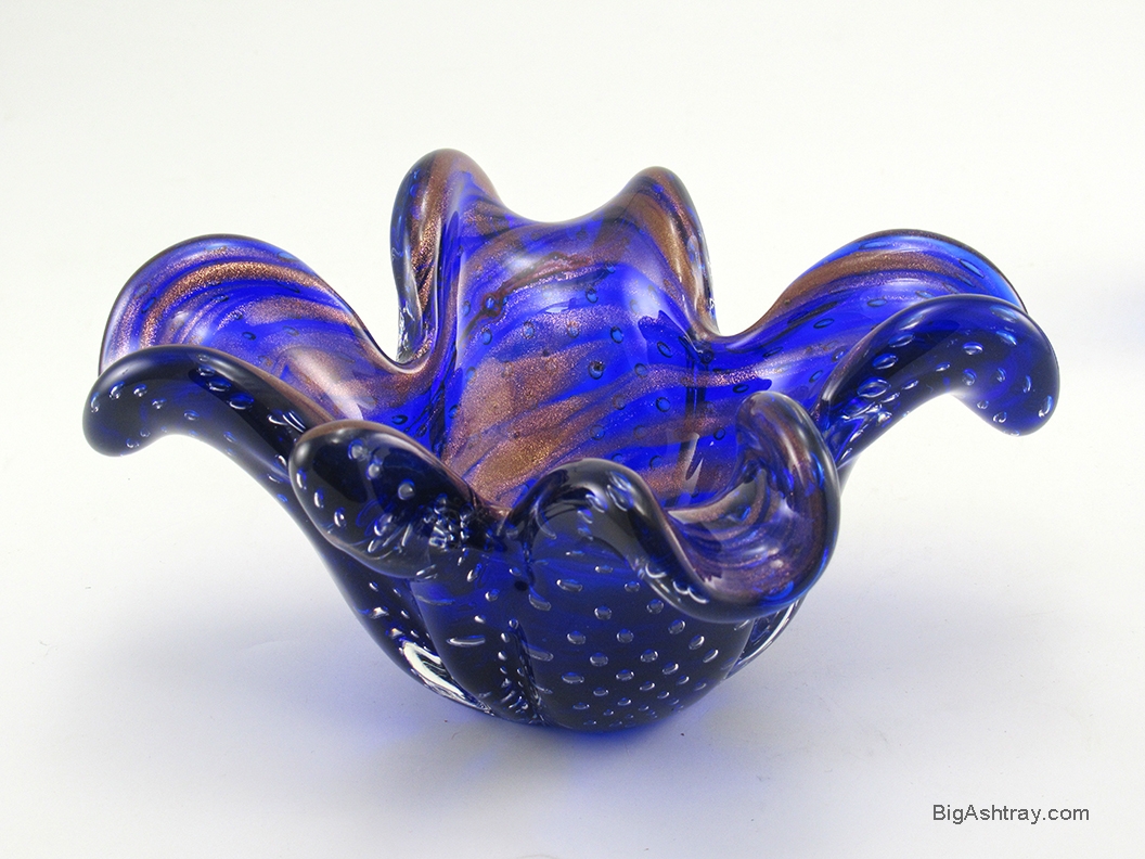 Barovier & Toso Bullicante Glass Leaf Cigar Bowl with Copper Aventurine Murano