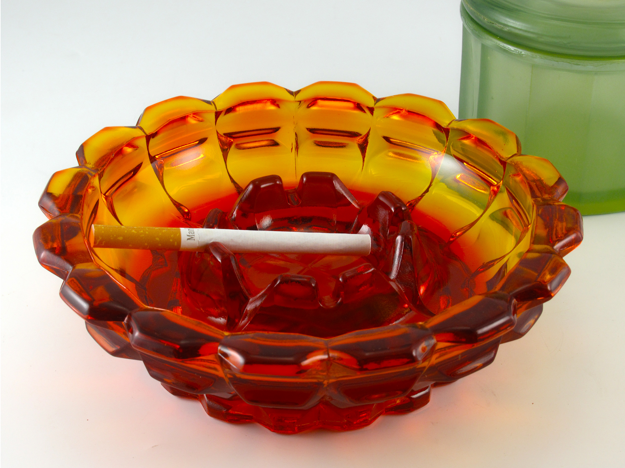 Fenton Art Glass Valencia Mid-Century Mod Ashtray in Amberina - Image 3