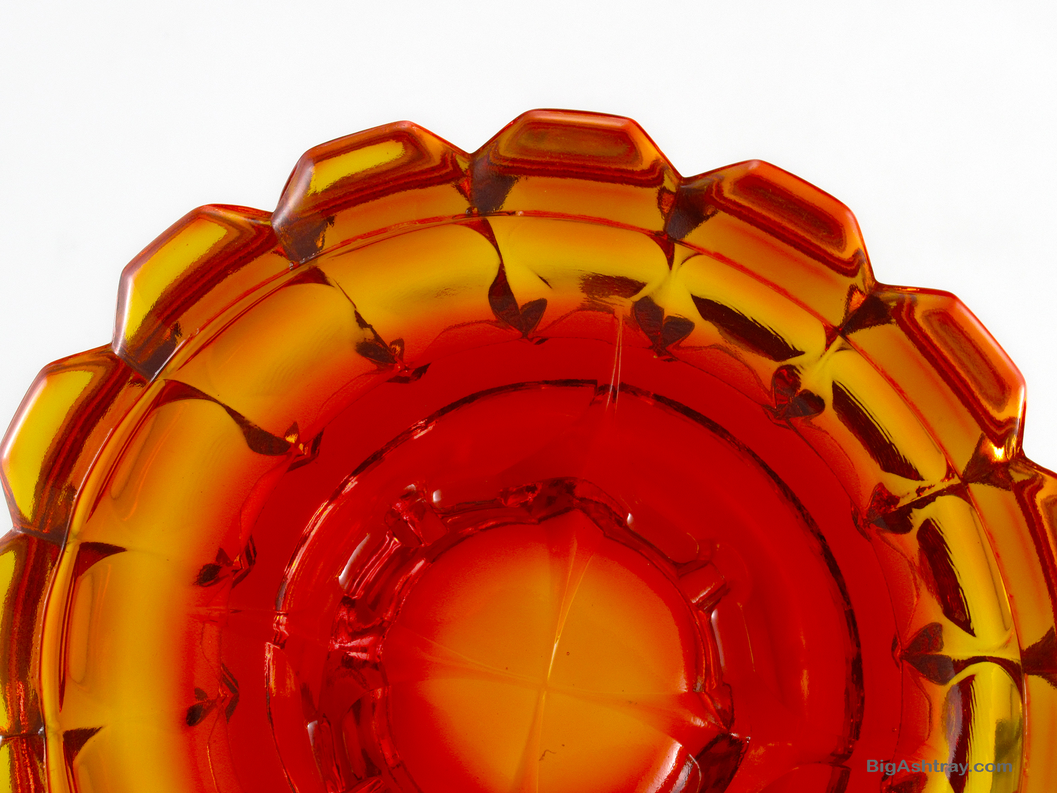 Fenton Art Glass Valencia Mid-Century Mod Ashtray in Amberina - Image 2
