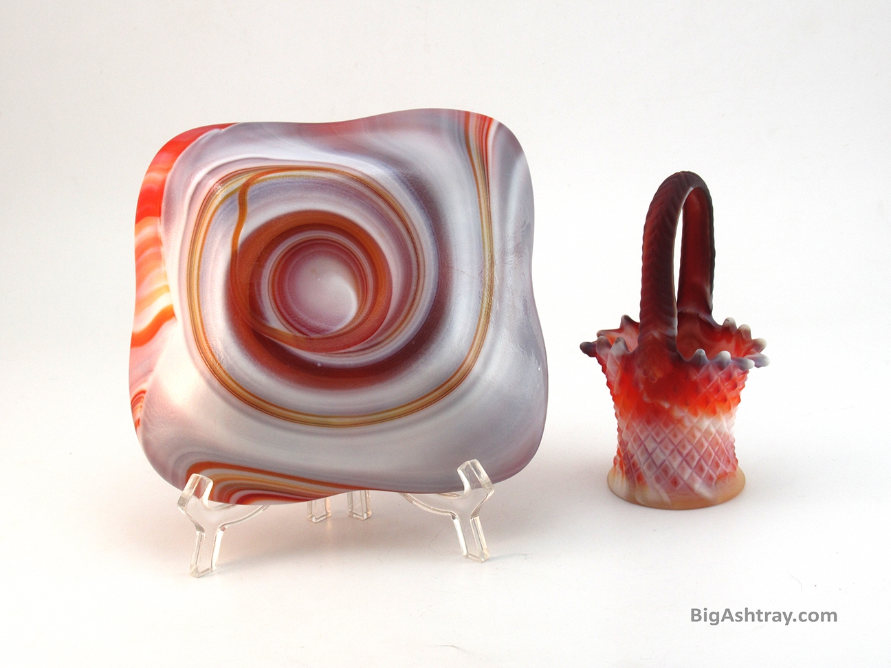 Imperial Peaches and Cream Art Glass Ashtray and Smoke Holder - Image 4